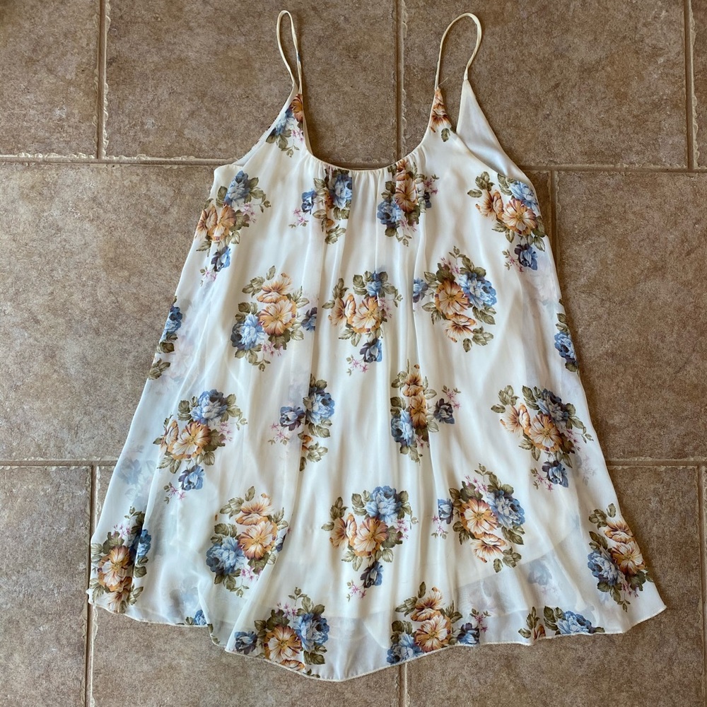 Sundress - Picture 4 of 8